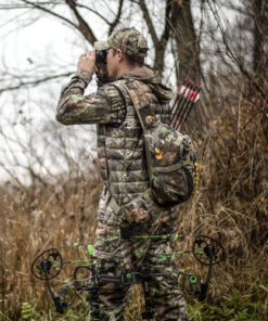 Easily access your rangefinder from the specialized optics compartment, or reach for your quiver from the integrated quiver mount.